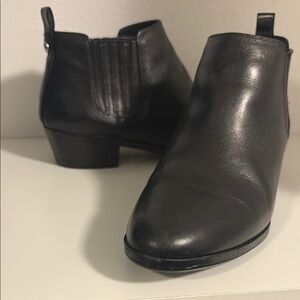 Michael Kors Black Chelsea Ankle Boots with Elastic Panels and Low Heel